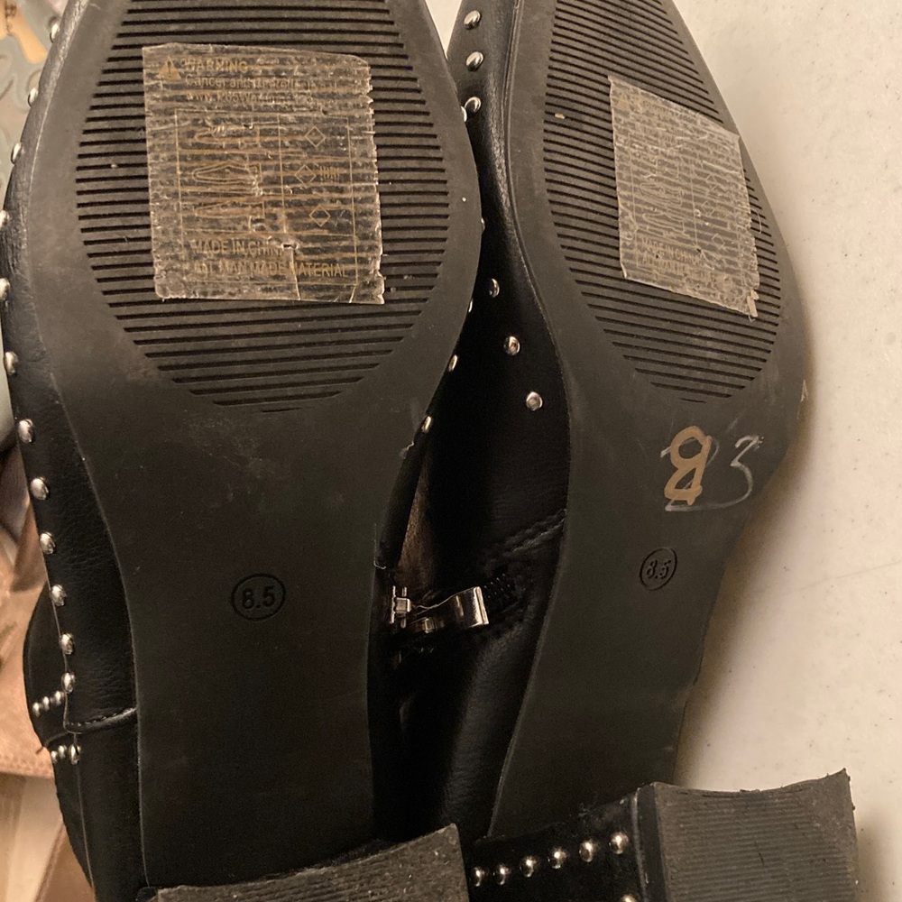 NWOT Olivia  & KateSleek Black Studded Ankle Boots - Picture 5 of 8